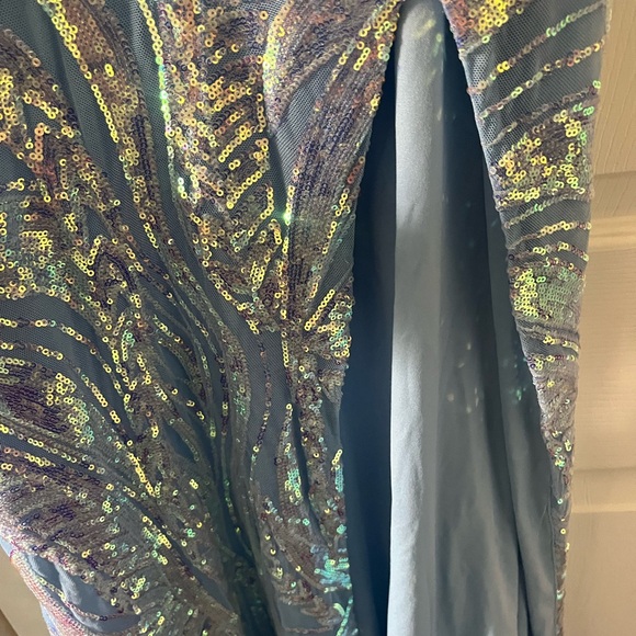 Sky blue iridescent prom dress / formal dress was used for 4 hours. No tags - Picture 5 of 10
